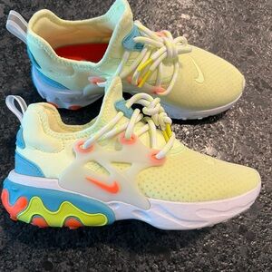 Nike women’s air presto